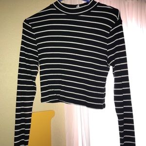H&M cropped long sleeve shirt
